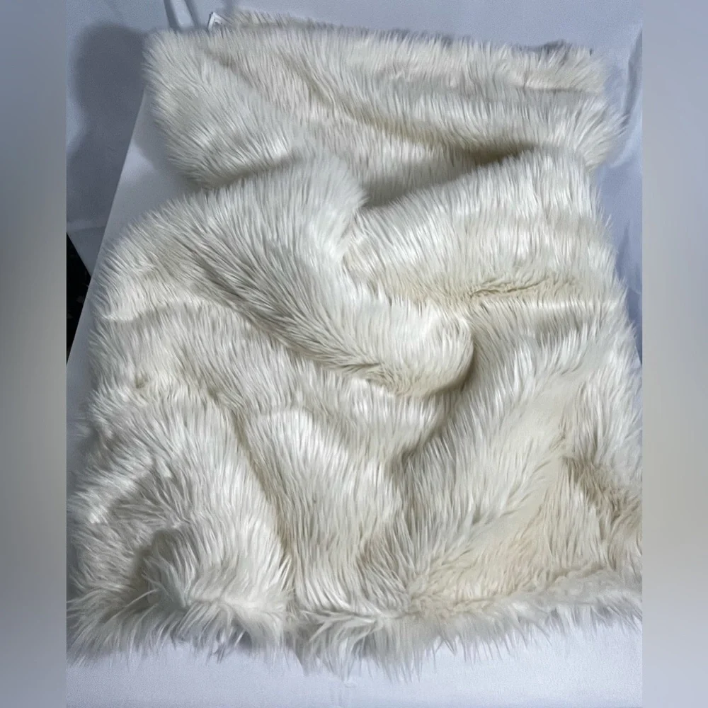 Pottery Barn Stewart Plaid Faux Fur Back Throw - Cream Tan Gray 50x60in
